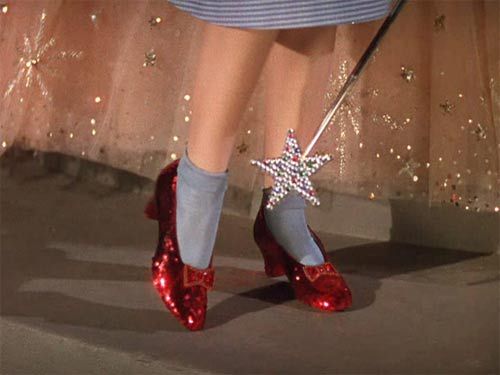 Las zapatillas rojas de la película que nos adentran en el mundo de fantasía